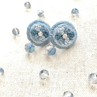 【ビーズ刺繍】ブルージュ🍑（バレッタ、ぱっちん留め、ブローチ、耳飾り）